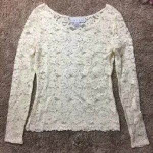 Hollow white long sleeves